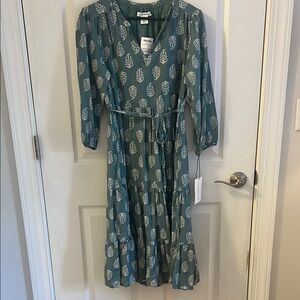 Elegant Green Patterned Dress